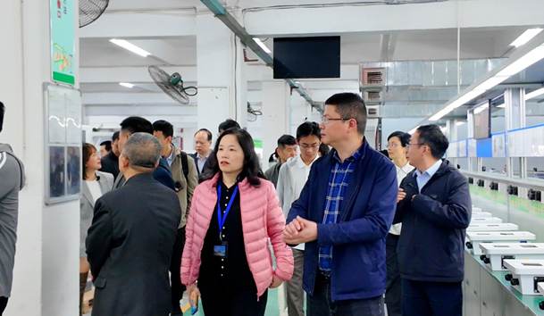 交流互鑒 共促發(fā)展｜國家市場監(jiān)督管理總局計量司組織各地市計量處室到訪鴻嘉利參觀學(xué)習(xí)(圖4)